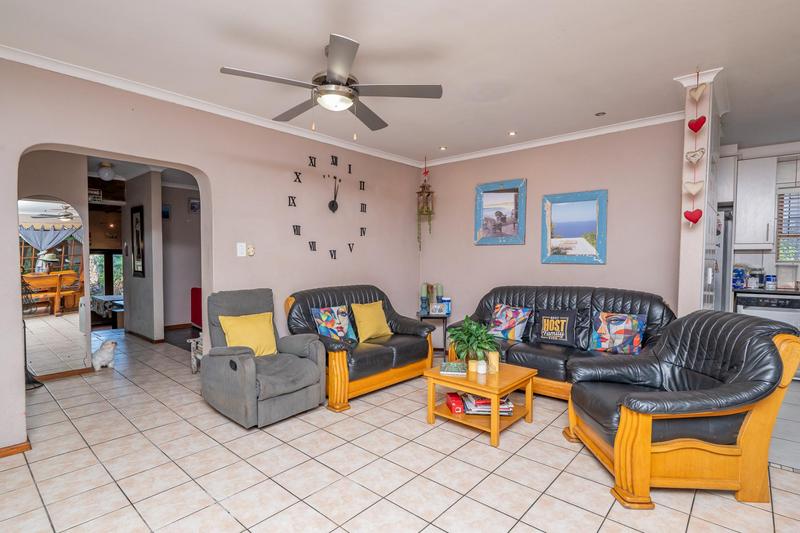 5 Bedroom Property for Sale in Morgenster Heights Western Cape
